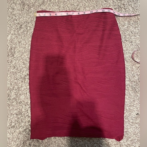 Mossimo Maroon Textured Pencil Skirt 100% Polyester Size S - Picture 7 of 8